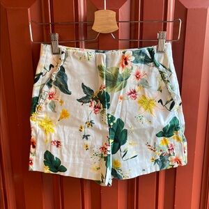 💜 Zara White Painterly High Waisted Shorts